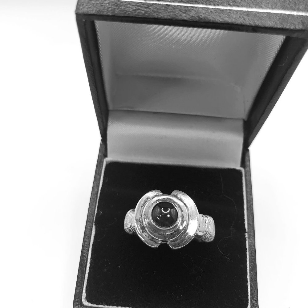 RED GARNET RING STERLING SILVER SIZE 7